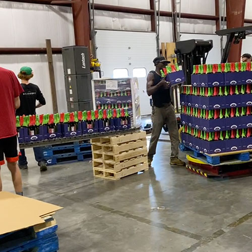 Stacking boxes on a pallet